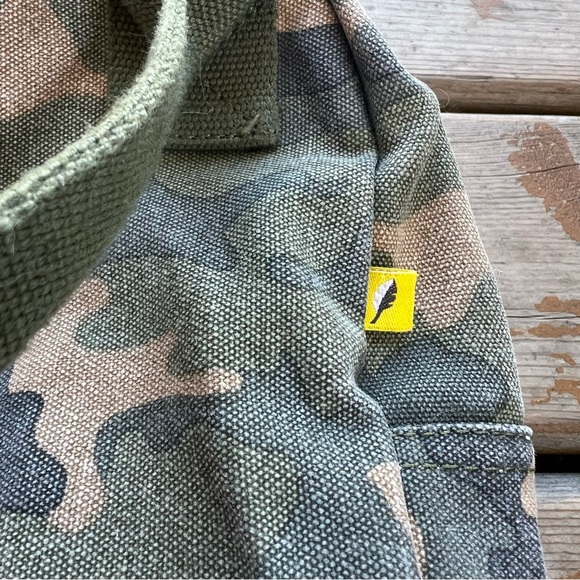 Fluf Camo Zipper Lunch Bag - Picture 3 of 8